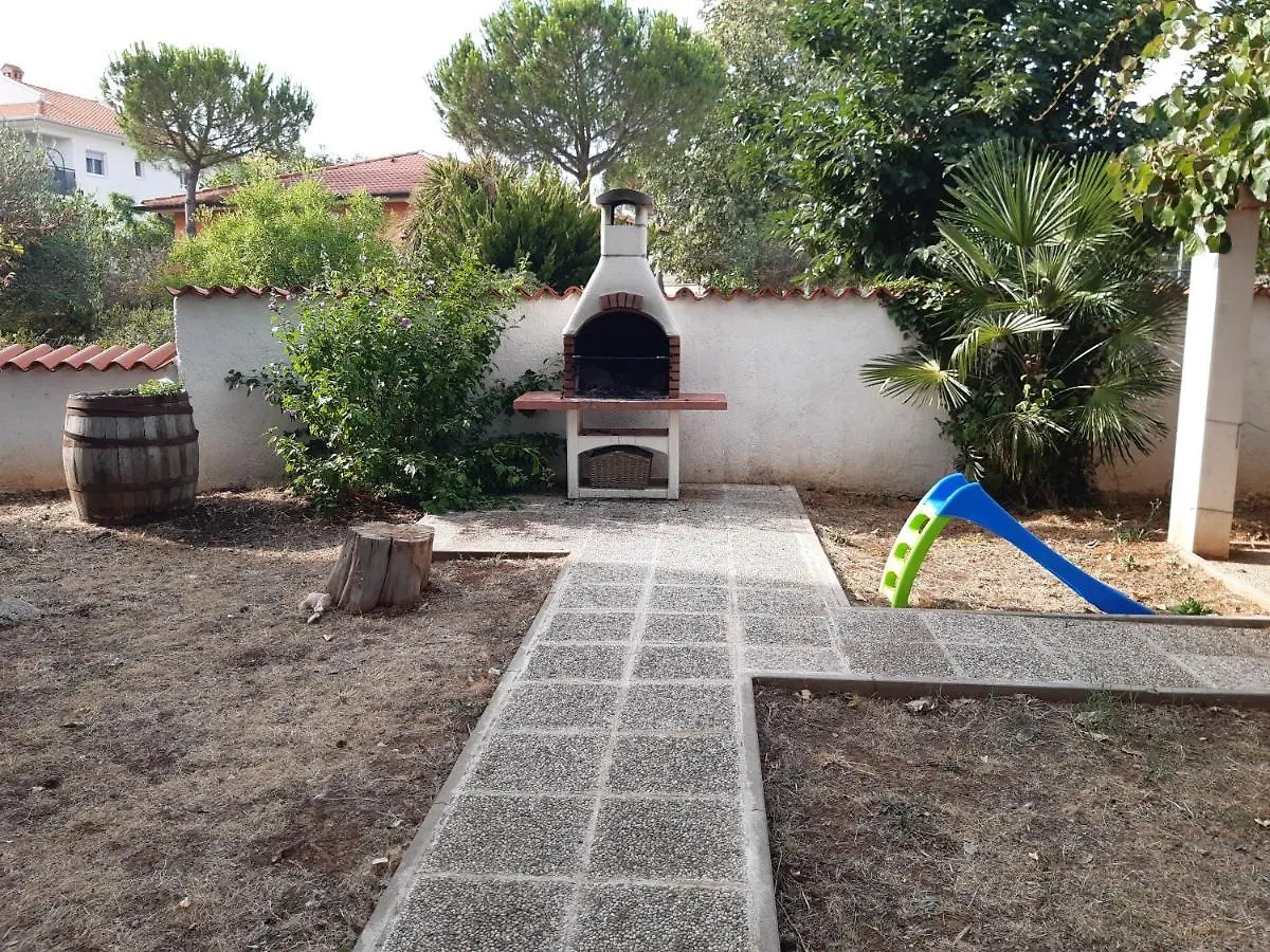 بولا Apartments Kana